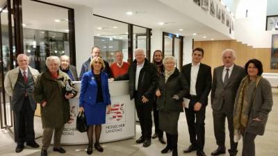 Besuch der CDU Dornbusch  im Hessischen Landtag am 23.11.2016. Wir konnten uns ber das aktuelle politische Geschehen informieren, mehr oder weniger
engagierten Reden der Opposition zuhren und eine interessante Diskussion mit dem direkt gewhlten Abgeordneten unseres Wahlkreises, Dr. Ralph Norbert  Bartelt fhren. Der Wunsch nach Fortsetzung der Diskussion wurde laut.
