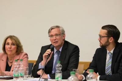 Politiktalk mit Politikern aus Bund, Land und Stadt Frankfurt bei der CDU Dornbusch am 12.09.2017. Hier im Bild (v.l.): Christiane Loizides mit Dr. Bartelt und Stadtrat Jan Schneider