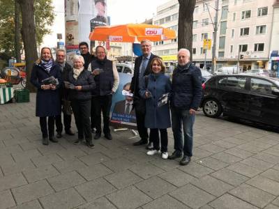 Infostand am Dornbusch zur Landtagswahl 2018 mit Dr. Ralf-Norbert Bartelt MdL 