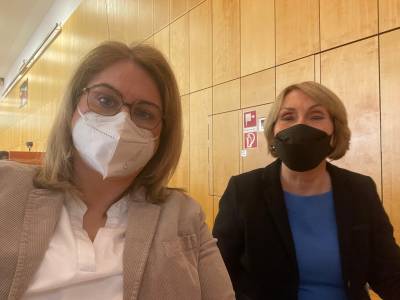 Gratulation an die wiedergewhlte Beisitzerin im Kreisvorstand, Christiane Loizides