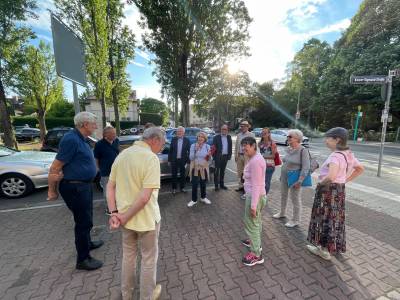Die Stadtverordnete und stellvertretende Vorsitzende der CDU Dornbusch Loizides erlutert die Sichtweise der CDU-Fraktion zum Marbach-Bunker
