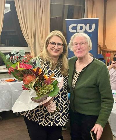 Ehrung von Frau Schneider-Hosang fr ihr jahrzentelanges Engagement