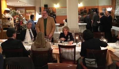 In der Bildmitte: Prof. Dr. Matthias Zimmer MdB bei seinen Ausfhrungen ber die Bundespolitik. 