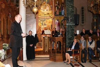Kirchendezernent Brgermeister Uwe Becker erlutert die religise Vielfalt der Stadt Frankfurt am Main. 